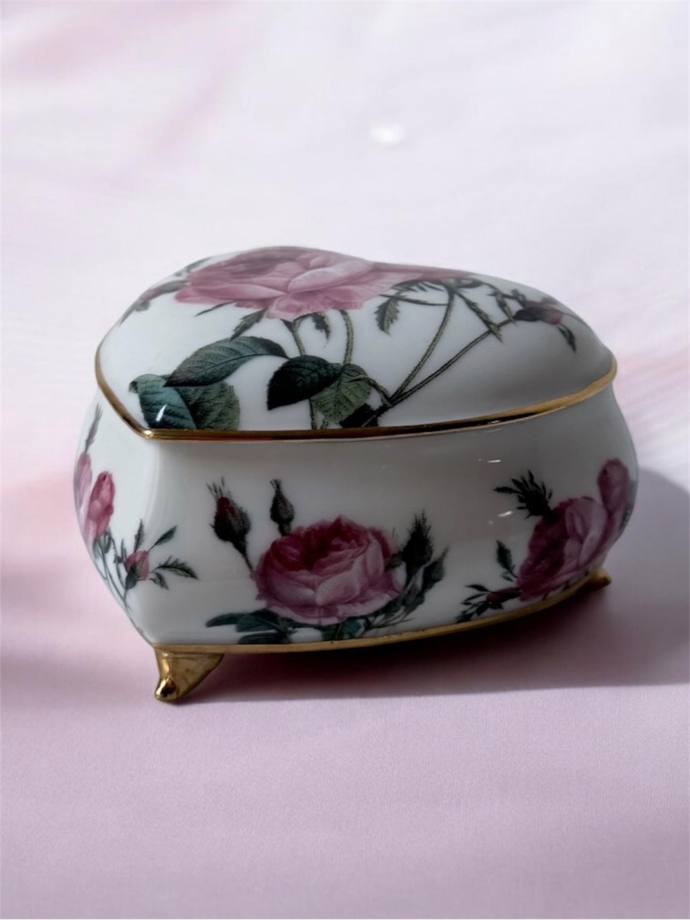 Goebel Smithsonian Collection heart-shaped trinket box